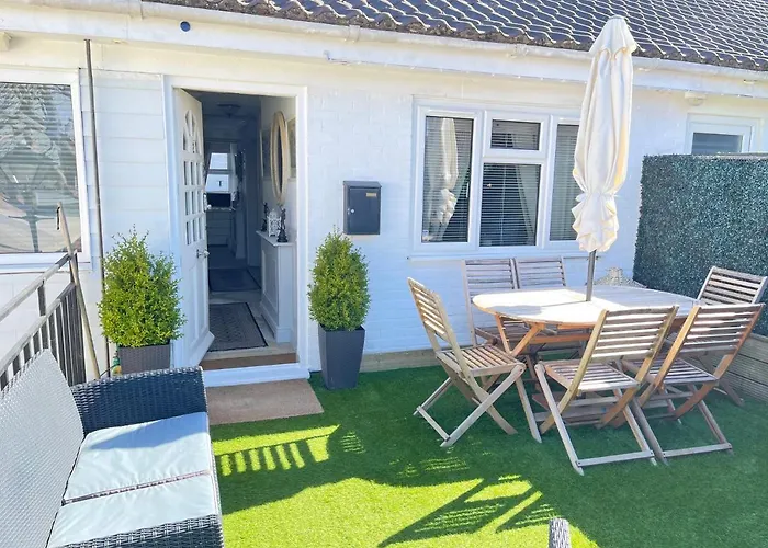 Beautiful Lymington New Forest Getaway
